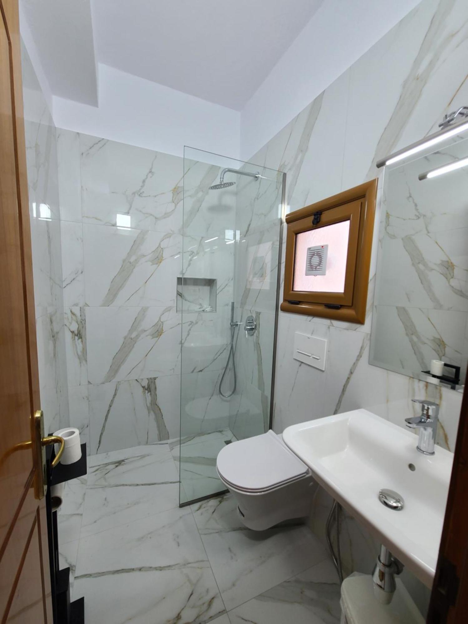Hotel Martini Wlora Zewnętrze zdjęcie