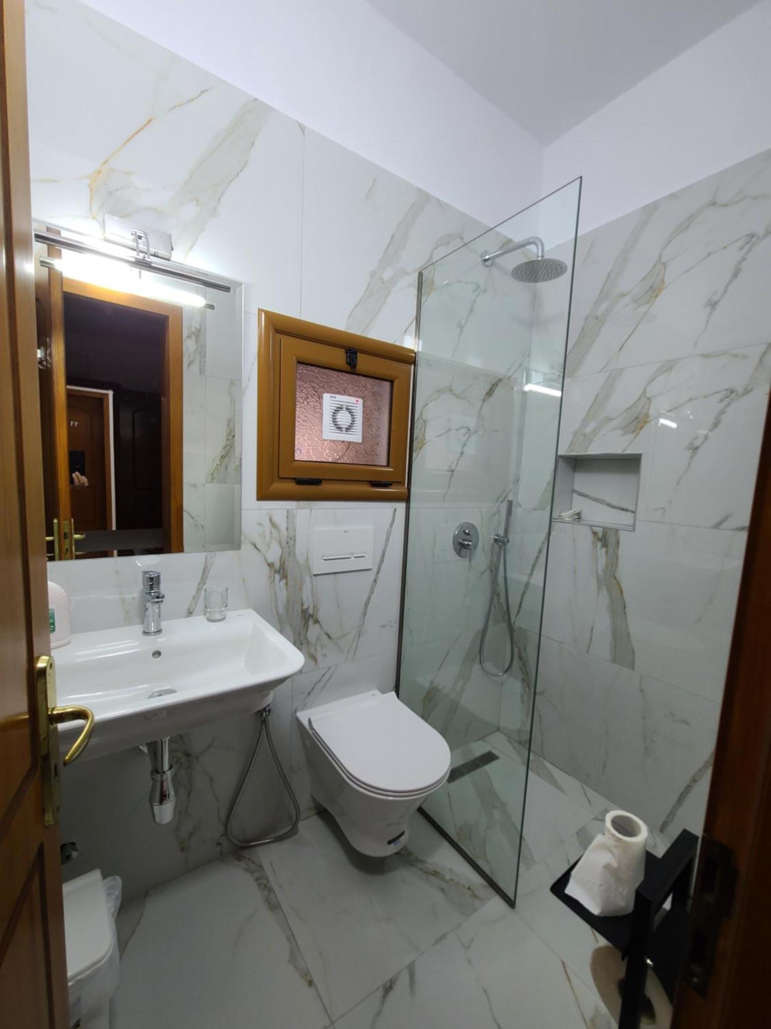 Hotel Martini Wlora Zewnętrze zdjęcie
