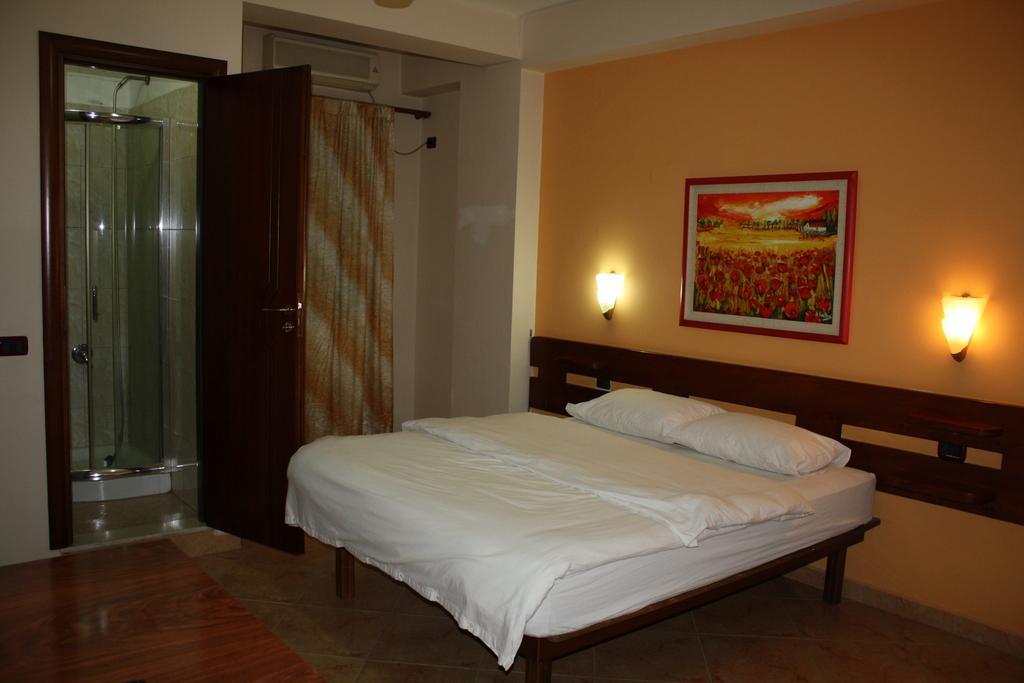 Hotel Martini Wlora Pokój zdjęcie